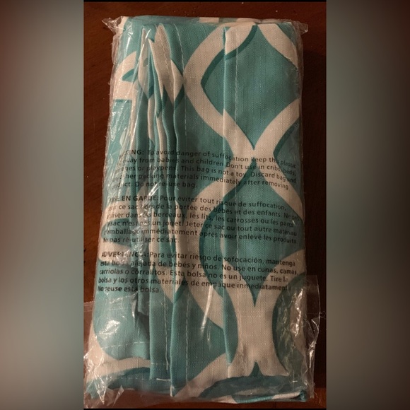 #H43 - Elrene Geometric Stain Resistant Indoor/Outdoor Napkins, Set of 8 (Aqua) - Picture 4 of 12